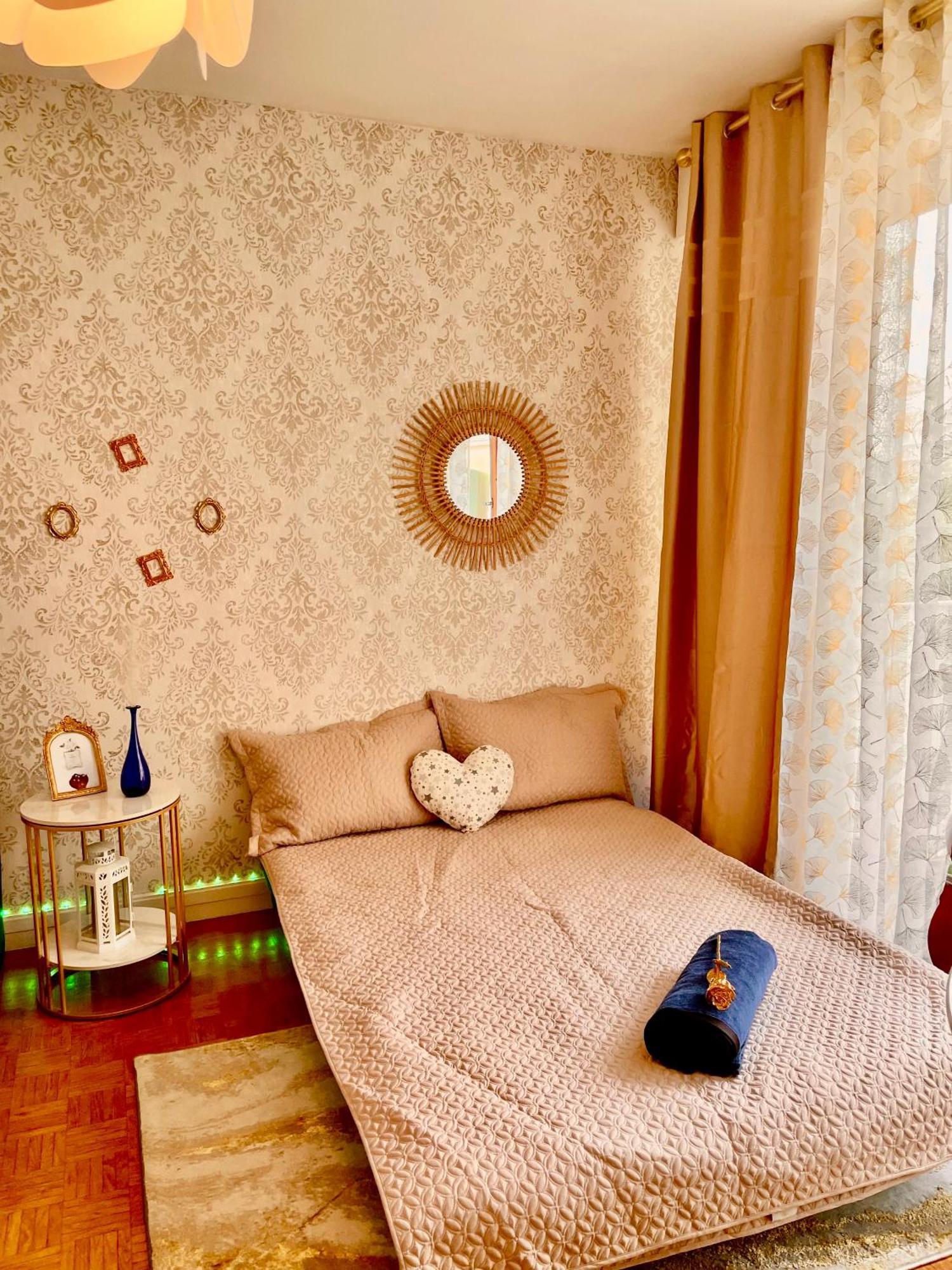 Golden Eiffel Tour ! Appartement *